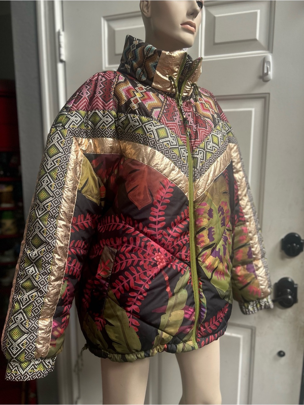 Farm Rio Tropical Rauti Metallic Reversible Quilted Floral Print Puffer Jacket - Picture 6 of 12